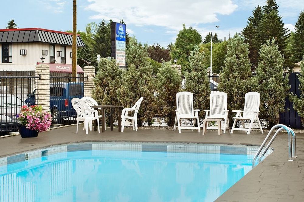 Canadas Best Value Inn YYC מתקנים תמונה