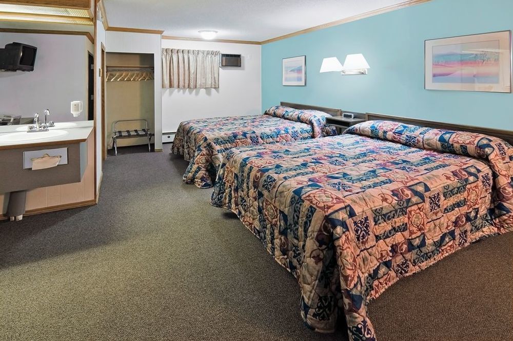 Canadas Best Value Inn YYC חדר תמונה