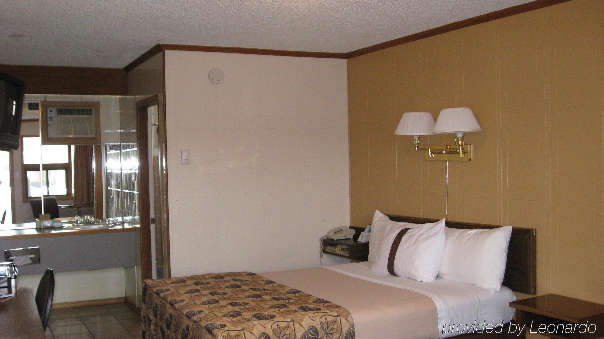 Canadas Best Value Inn YYC חדר תמונה