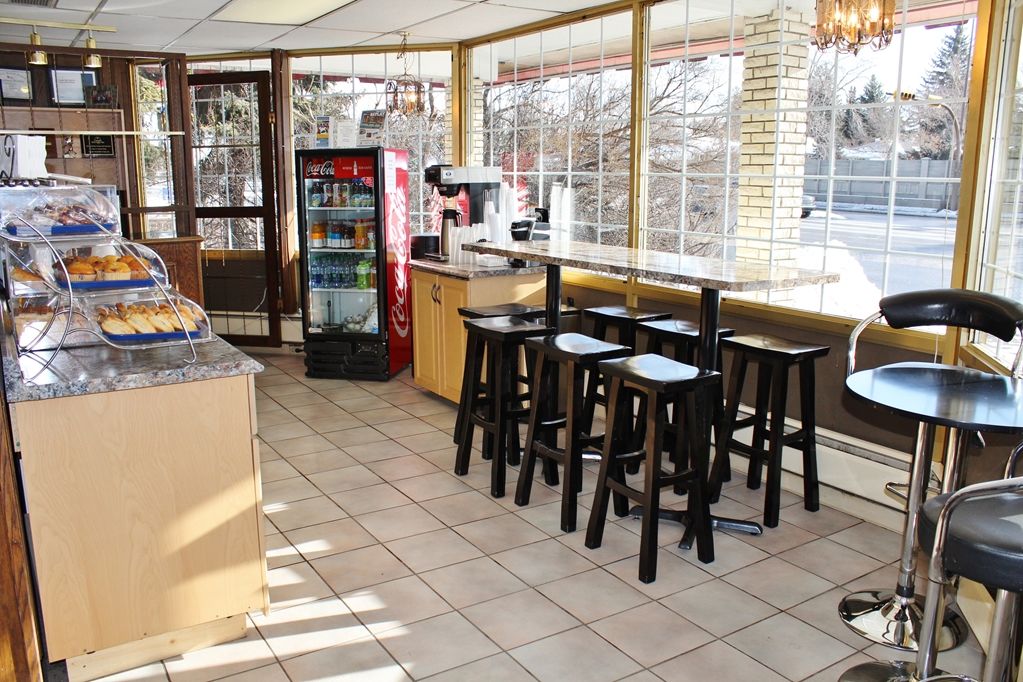 Canadas Best Value Inn YYC מתקנים תמונה