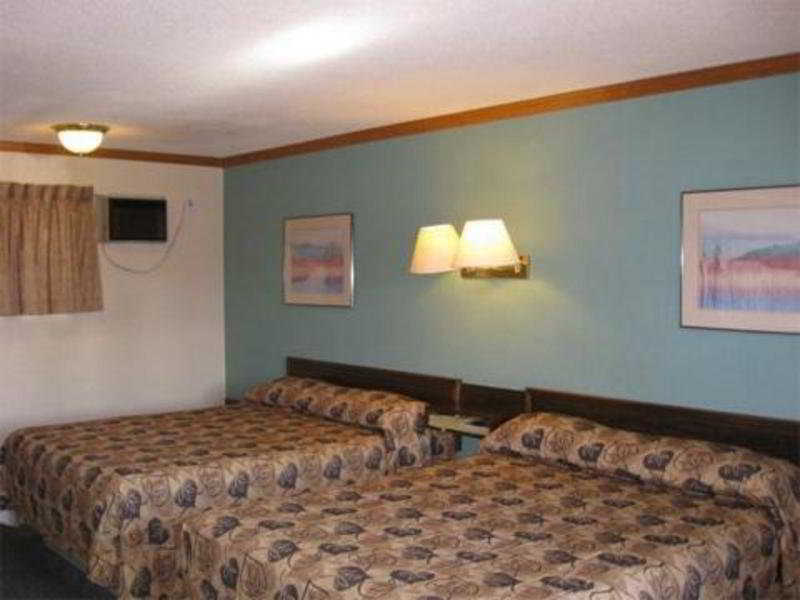 Canadas Best Value Inn YYC מראה חיצוני תמונה